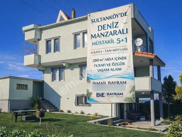Sultanköyde Deniz Manzaralı 4 Katlı 5+1 Müstakil Yazlık