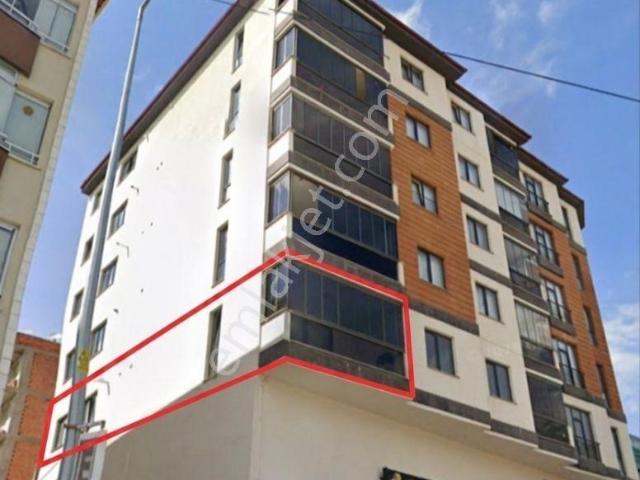 Suluova Merkezde. Belediye Hükümet Konağı Hastaneye 1 Dk Mesafed
