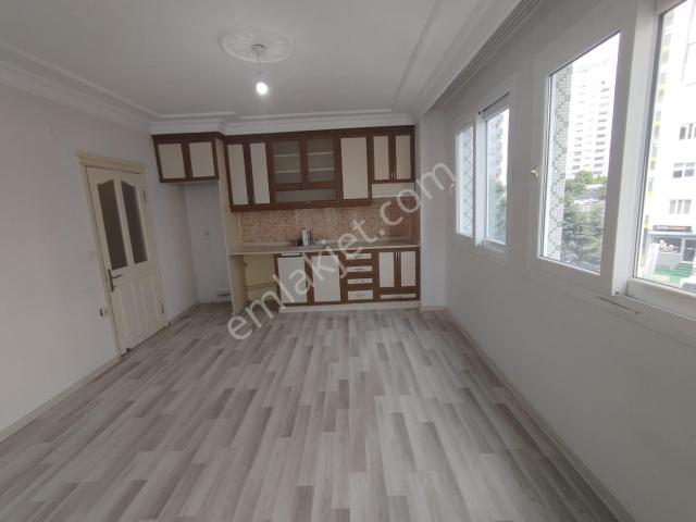 Süleyman Demirel Bulvarında Sitede 4+1 Açık Mutfaklı İdeal Katta Cazip Daire