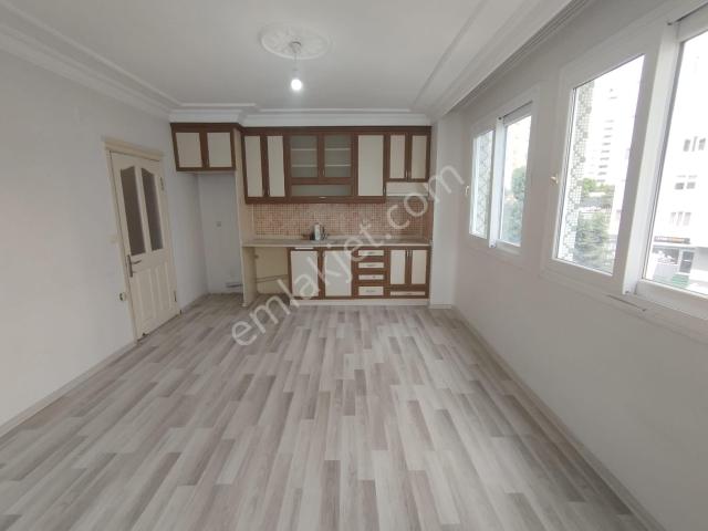 Süleyman Demirel Bulvarında Sitede 4+1 Açık Mutfaklı İdeal Katta Cazip Daire