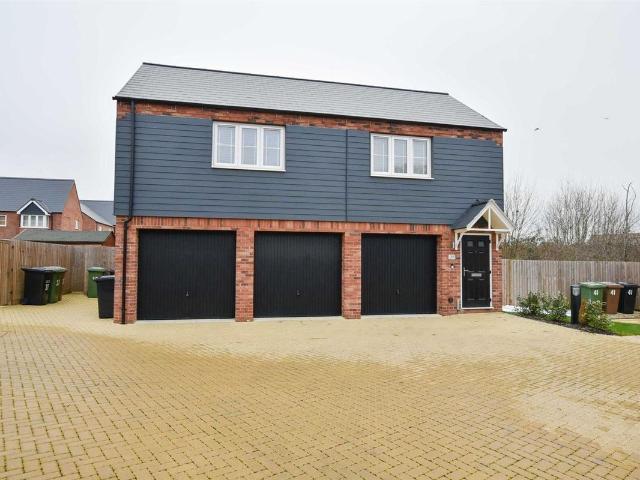 Sulgrave Way, Wellingborough NN8, 2 bed property to rent, £1,150 pcm | PrimeLocation