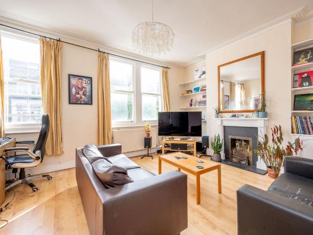 Sulgrave Road, Hammersmith, London W6, 3 bed flat to rent, £3,750 pcm | PrimeLocation