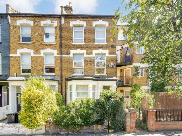 Sulgrave Road, London W6 2 bed flat to rent £2,250 pcm £519 pw
