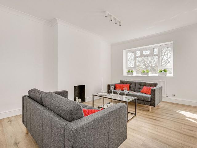 Sulivan Court, Broomhouse Lane SW6, 3 bed flat to rent, £3,500 pcm | PrimeLocation