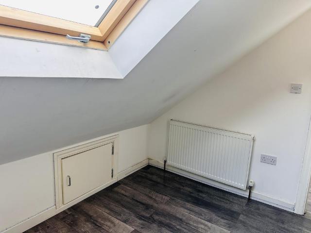 Sullivan Avenue, London E16 1 bed semi detached house to rent £700 pcm £162 pw