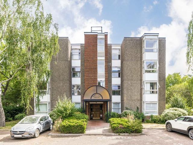 Sullivan Close, Battersea SW11, 1 bed flat to rent, £2,100 pcm | PrimeLocation