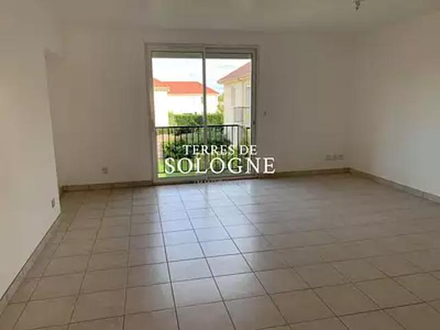 Sully sur Loire 45600 Location appartement 3 pièces t3 au dernier étage parking