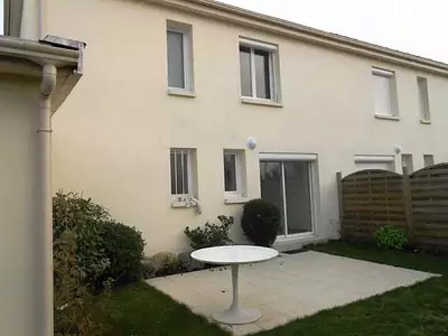 Sully sur Loire 45600 Location maison 3 pièces t3 terrasse parking