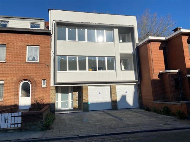 SUP APPART +/ 75M2 2CH AVEC BALCON GARAGE ET CAVE