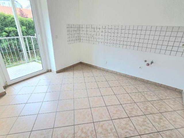 Super 2 Raum Wohnung mit Balkon