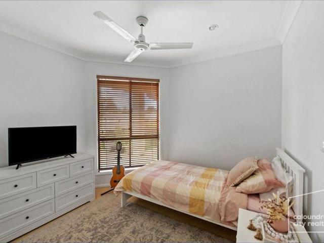 SUPER TIDY FAMILY HOME IN THE PERFECT STREET