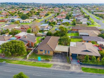 Warrnambool, Woolsthorpe - Garden, Parking
