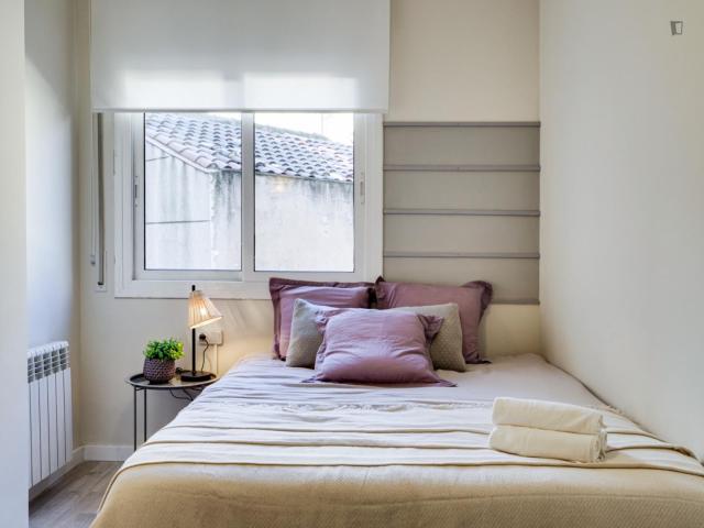 Super bright and cosy double bedroom near Parc del Mirador del Poble sec