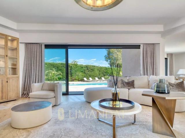 Super Cannes Nouvelle propriété avec vue mer, piscine, tennis, cinéma et jacuzzi
