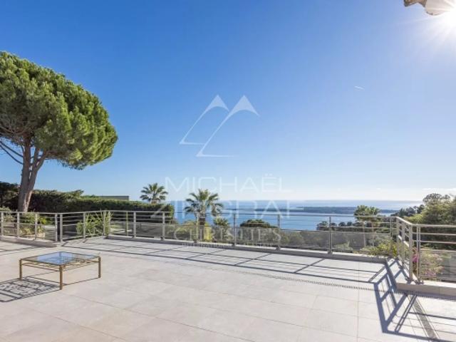 Super Cannes Propriété avec vue panoramique mer à 180 degrés