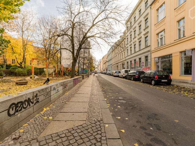 Super central, fully equipped 2 room apartment near Hackesche Höfe in Berlin Mitte, Berlin Amsterdam Apartments for Rent