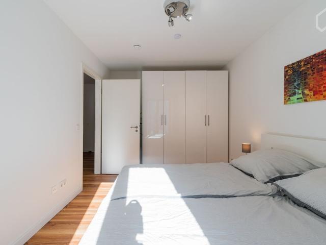 Super central yet quiet, best area of Berlin, 100 m to S Bahn, Berlin Amsterdam Apartments for Rent