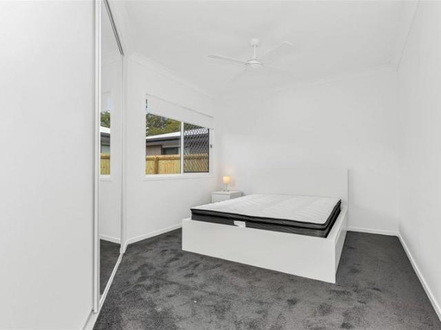 SUPER CONVENIENT MITCHELTON LOCATION