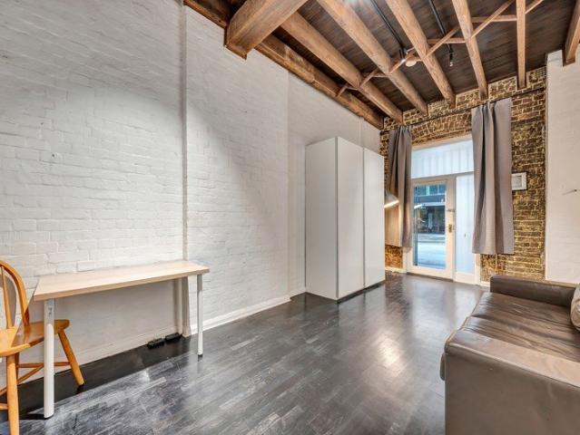 Super Convenient INDIVIDUAL studio with fully furnished all bills included
