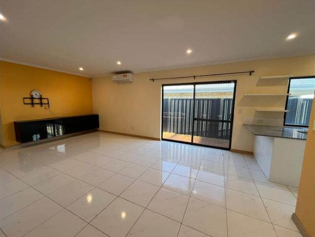 SUPER CONVENIENT LOCATION @ $750 per week
