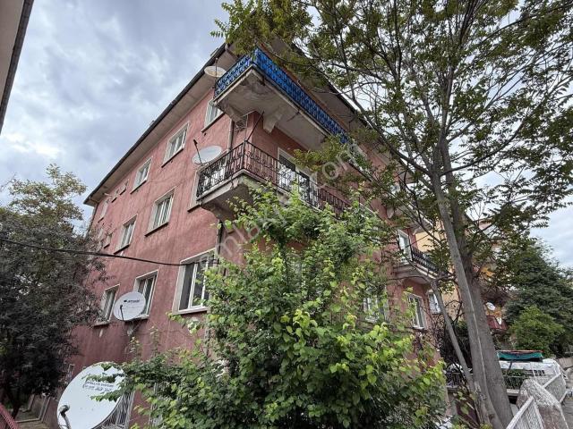 Süper Fırsat! Süper Konumda Çok Temiz Katta Kiralık 2+1 Daire