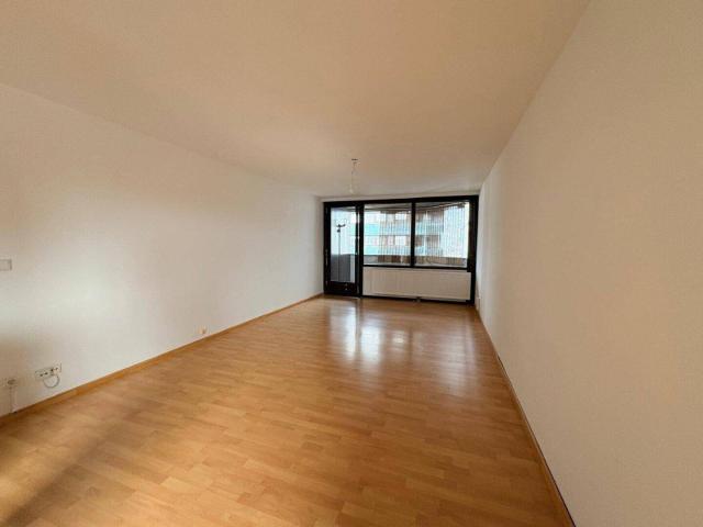 Super Familienwohnung mit hofseitiger LOGGIA !