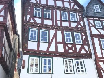 Super Lage im Herzen von Herborn Doppelhaushälfte 130 qm zu vermieten