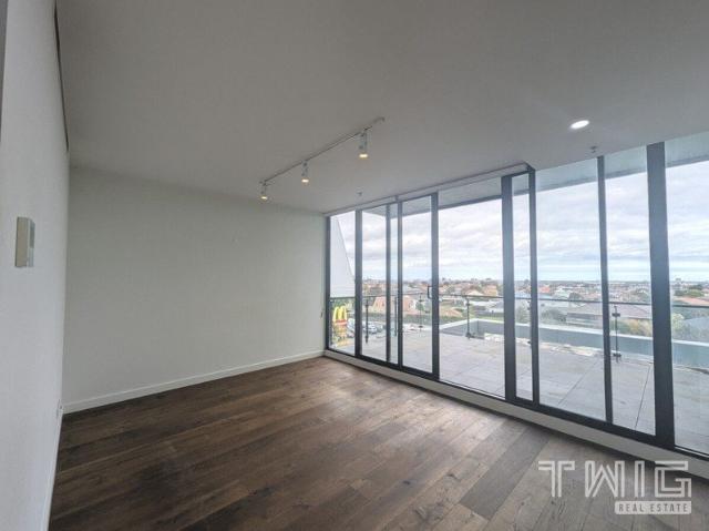 Super Large Corner Apartment
