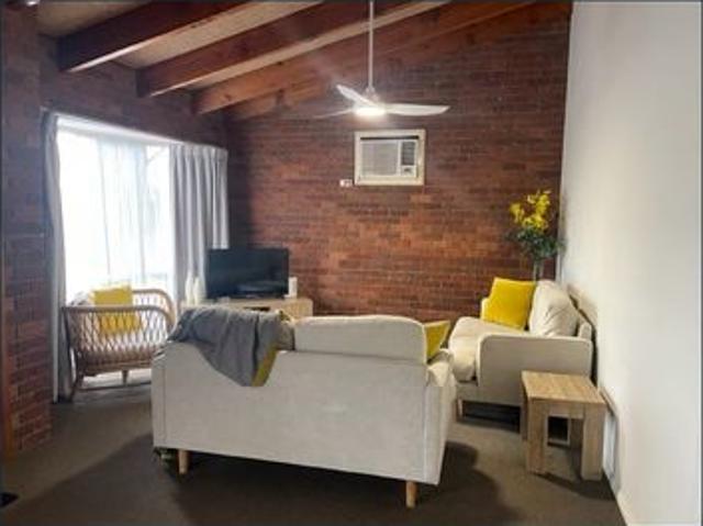 SUPER LOCATION TOWNHOUSE