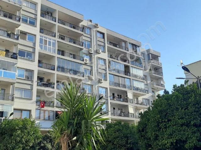 Süper Lokasyonda, Otoparklı, Ferah Ve Deniz Manzaralı 3+1 Daire