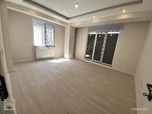 SÜPER LOKASYONDA GRANİT CEPHELİ AYDINLIK GENİŞ KULLANIŞLI DAİRE