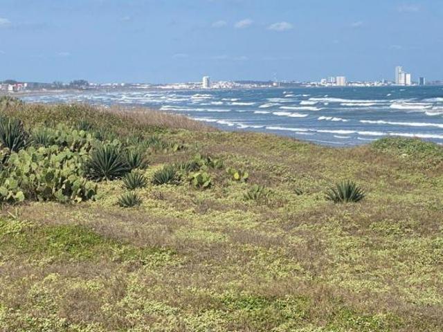 Súper Oportunidad 8.8 Has. frente al mar con orilla de playa
