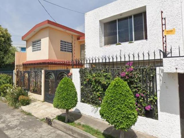 SUPER PRECIO, GRAN OPORTUNIDAD *AMPLIA Y HERMOSA CASA AMPLIA CON EXCELENTE UBICACION EN AZCAPZALCO