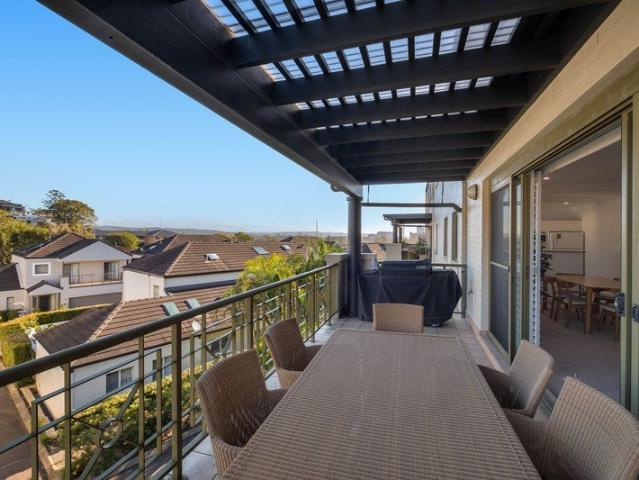 Super sized two level Regency Park apartment