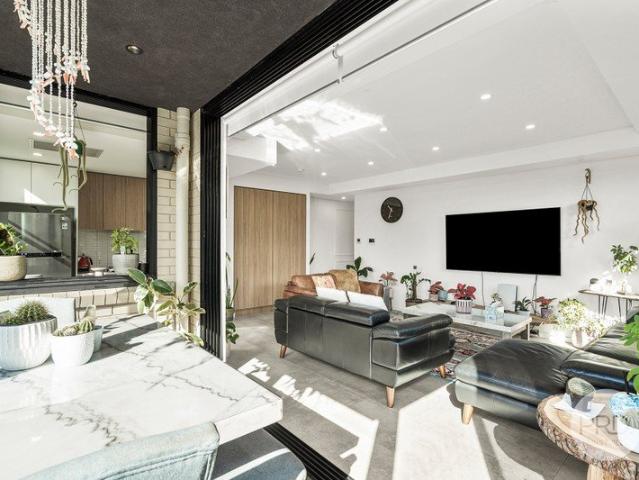 Villa Style Living With Huge Courtyard Total Size: 230sqm approx