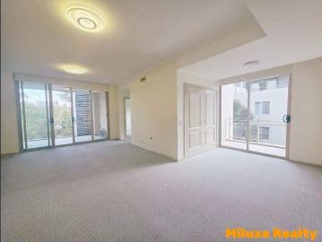 Super Spacious Apartment in Premium Location