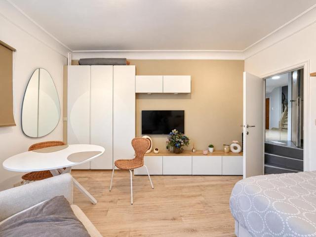 Super studio meublé Quartier Plasky EU