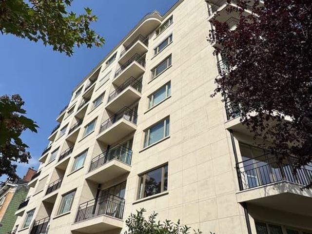 Superb 3 bed apartment, 2 bathrooms, terraces, parking