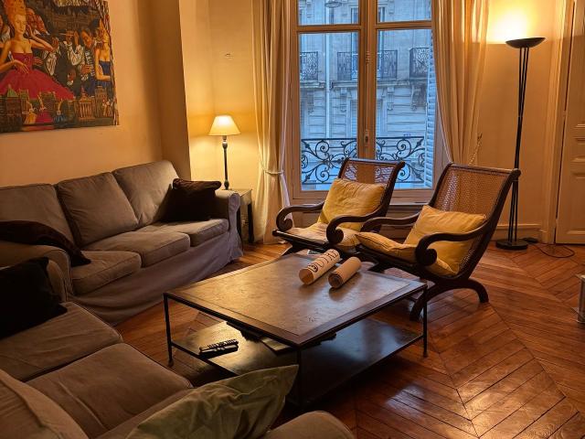 Superb 105 m² apartment in St Germain des Prés 3 bedrooms, spacious and bright, Paris Amsterdam Apartments for Rent