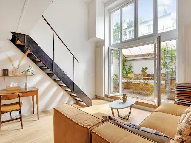 Superb 1 bedroom/2 person duplex Belleville, Paris Amsterdam Apartments for Rent