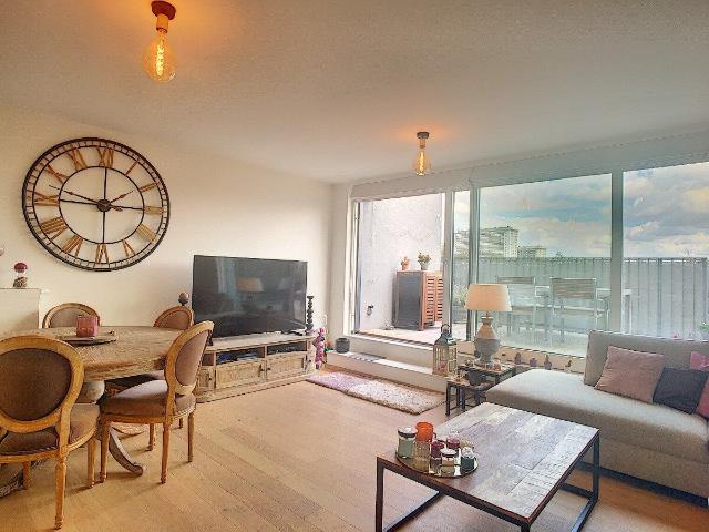 SUPERB 1 BEDROOM APARTMENT WITH TERRACE