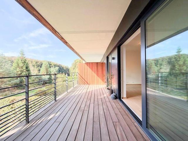 Superb 2 bdr | Large south facing terrace | Parking & cellar