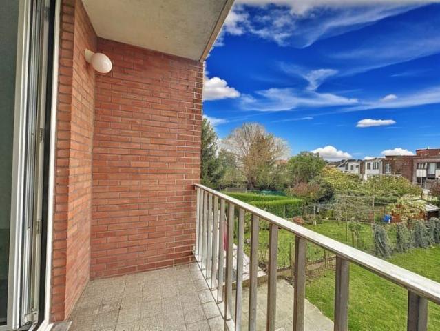 SUPERB 2 BEDROOM APARTMENT