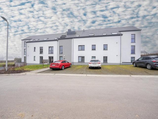 Superb 2 bedroom flat with garage in Libramont