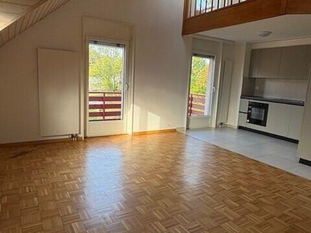 Superb 5 room duplex apartment in Tolochenaz