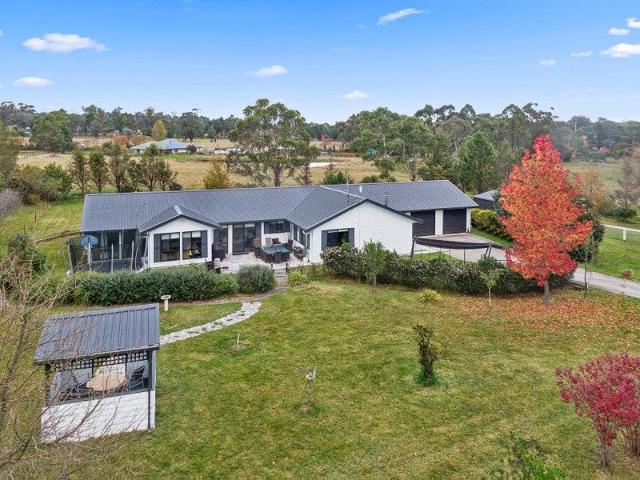 Superb Country Lifestyle Living