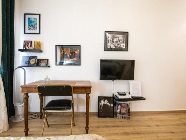 Superb cocoon decorated and renovated with taste, in the heart of Lyon's Presqu'île