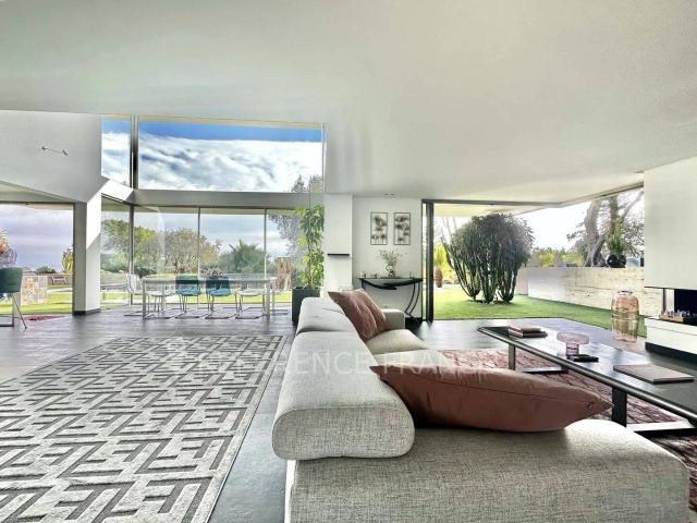 SUPERB CONTEMPORARY. CLOSE TO MOUGINS INTERNATIONAL SCHOOL