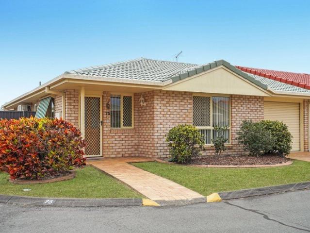 SUPERB CORNER FREEHOLD VILLA PENINSULA PARK OVER 50'S ESTATE