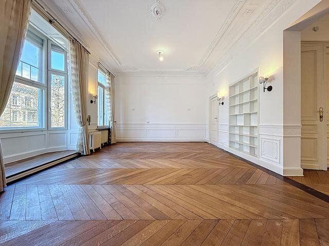 Superb character duplex Townhouse